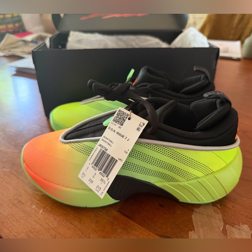 NWT Adidas D.O.N. Issue #7 Basketball Shoes
